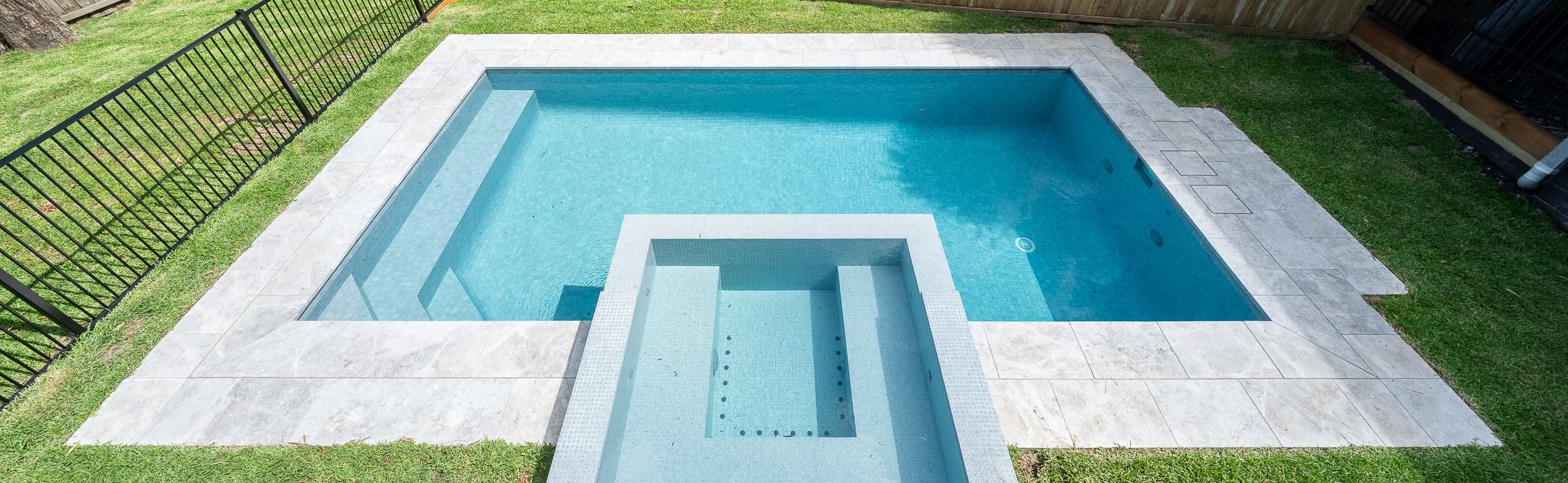 Fibreglass or concrete: which suits your home? by Enchanted Pools